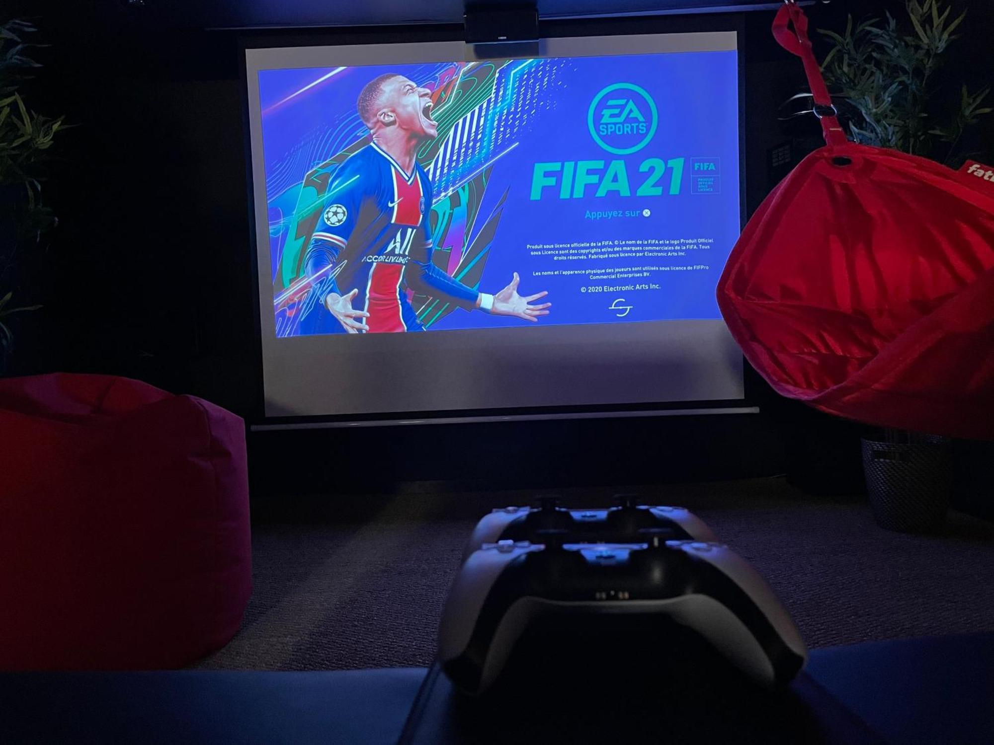 Capsule Cinema - Balneo Home Cinema Playstation 5 Валансьен Экстерьер фото